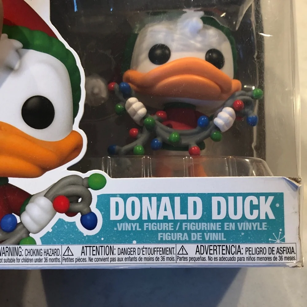 Funko Pop! Disney Donald Duck in Holiday Outfit